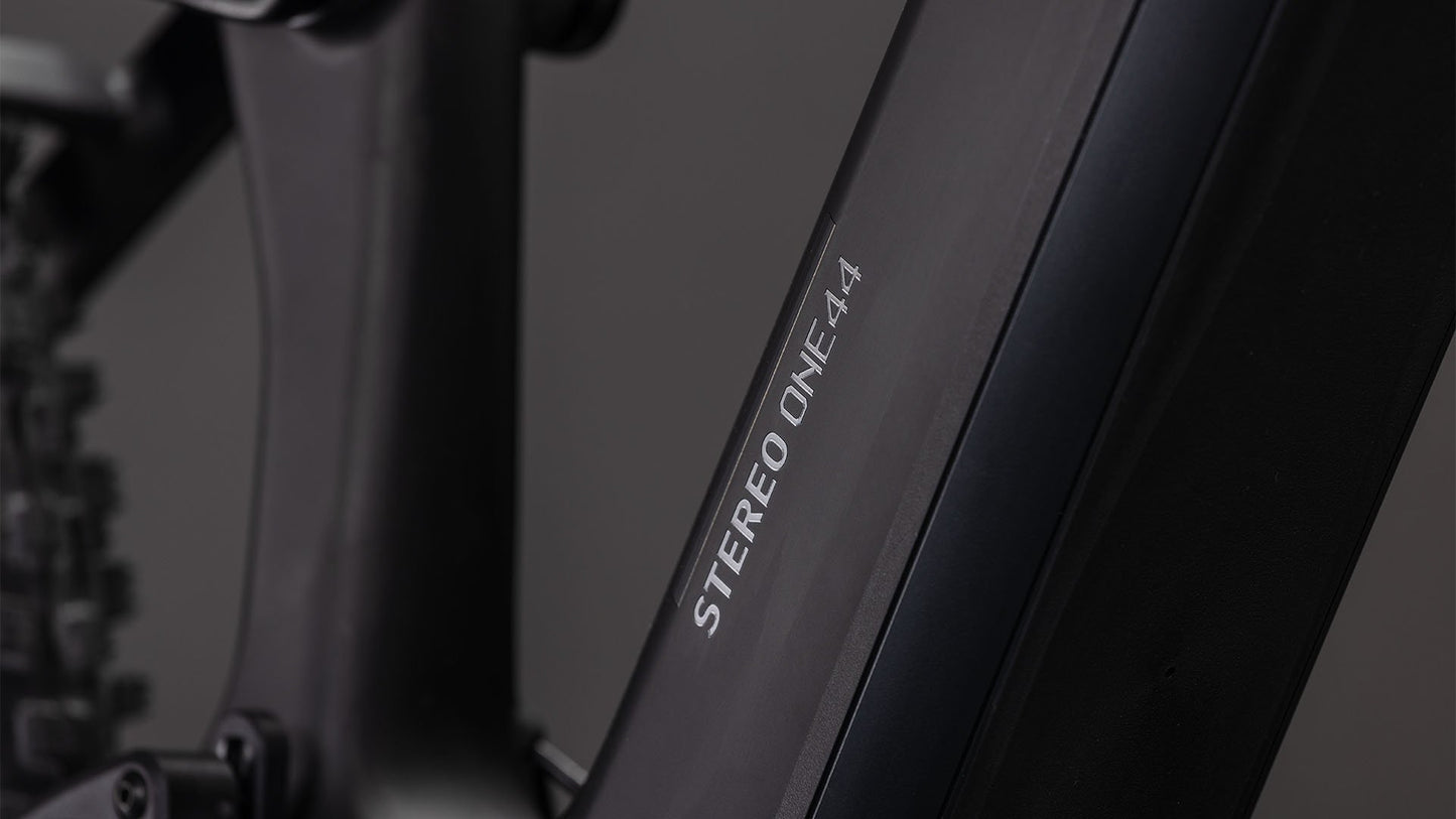 STEREO HYBRID ONE44 HPC RACE 800