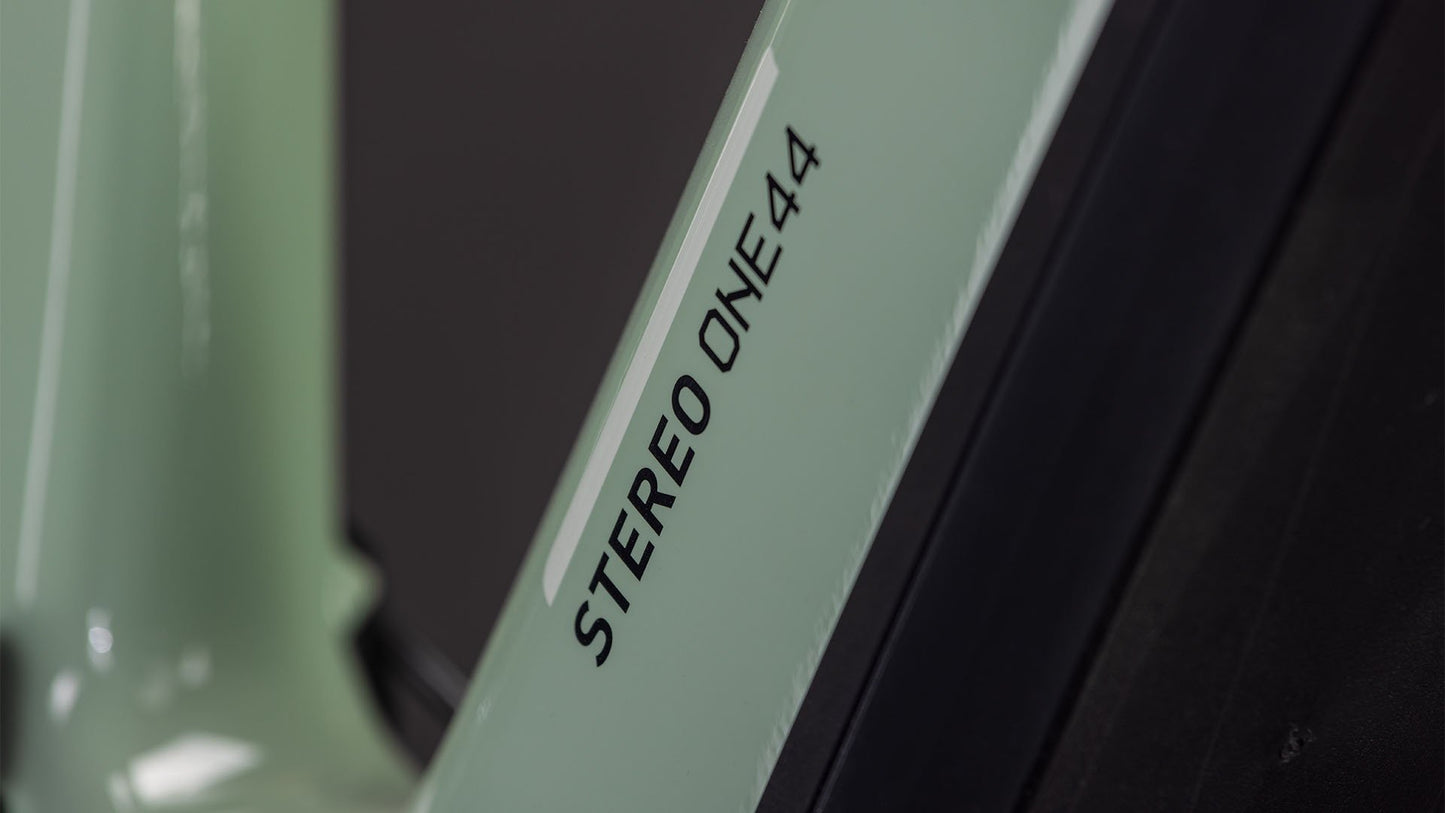 STEREO HYBRID ONE44 HPC RACE 800