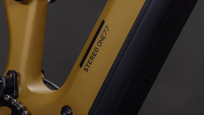 STEREO HYBRID ONE77 HPC RACE 800