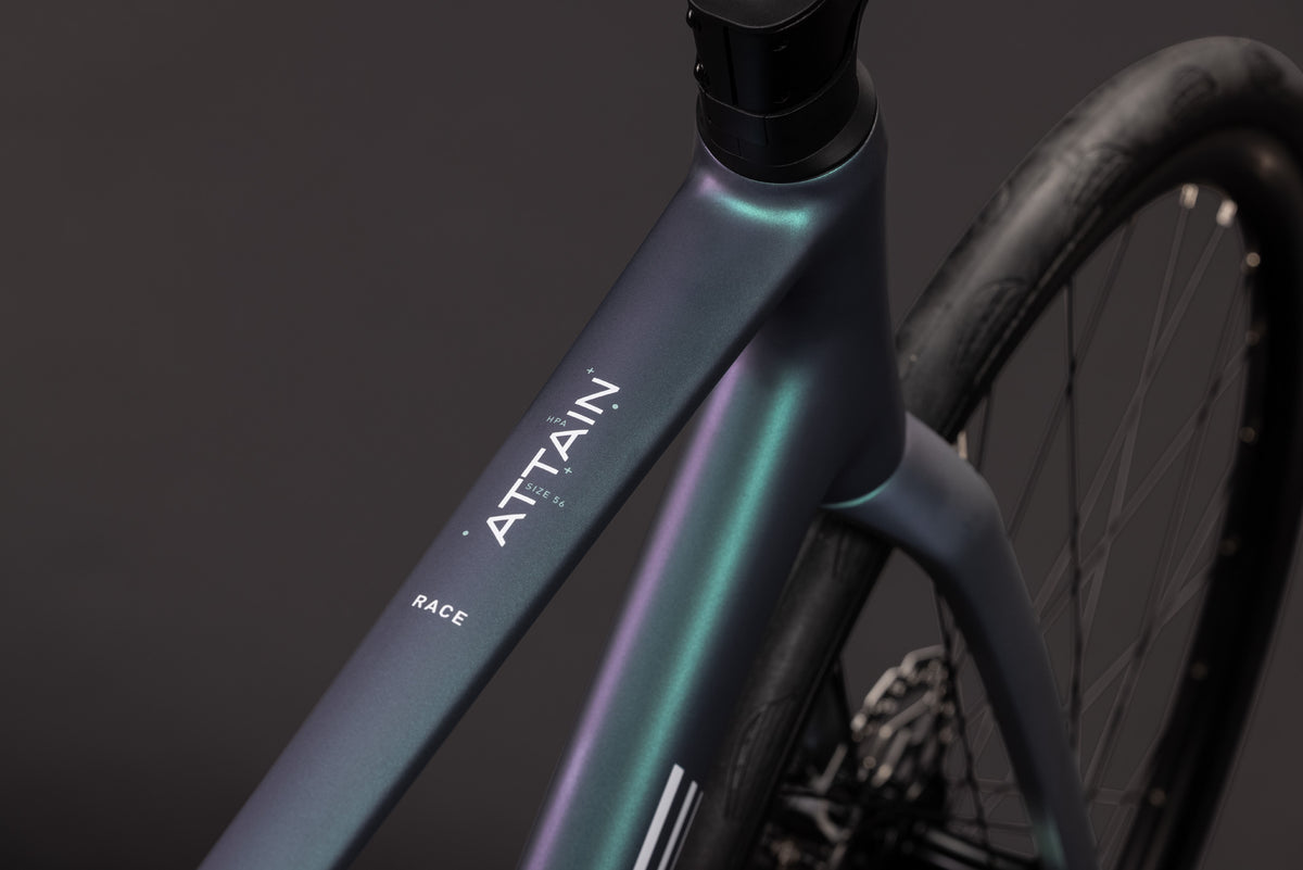 CUBE Attain Race smaragdgrey n white