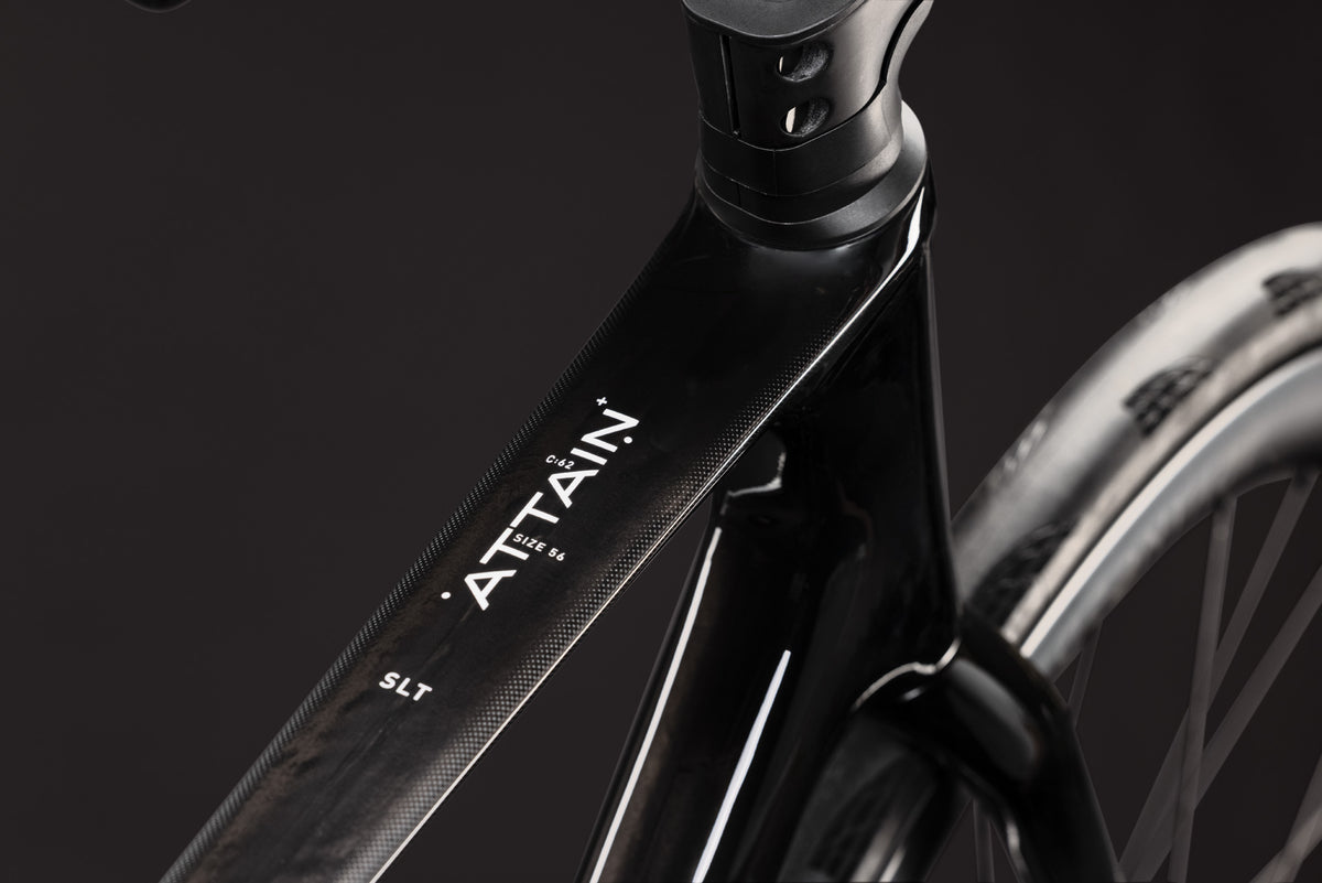 CUBE Attain C:62 SLT carbon n white