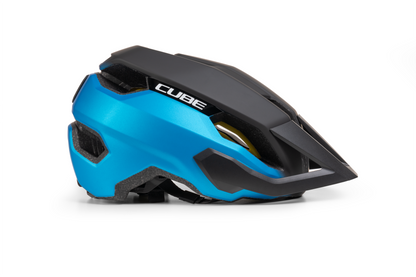 CUBE HELMET STRAY X ACTIONTEAM