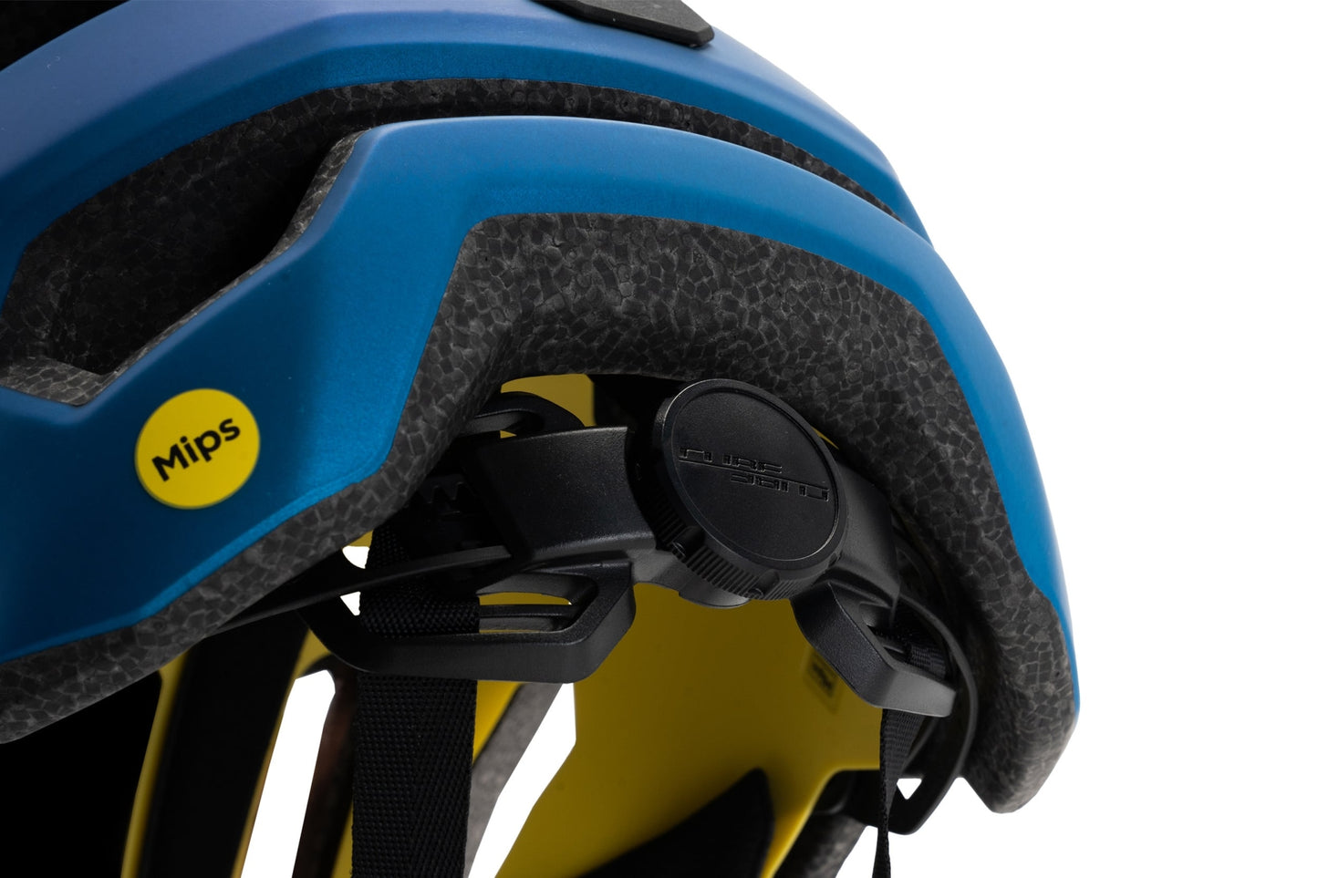 CUBE HELMET STRAY X ACTIONTEAM